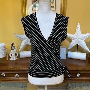 90’s Y2K Women’s Geometric Deep V Neck Black & White Sleeveless Vintage Tan Top